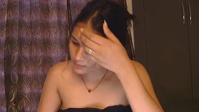 Naira_fit live cam preview