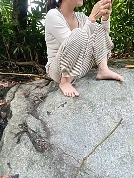 Linda-yiyi webcam