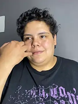 Hailey_Curvy webcam