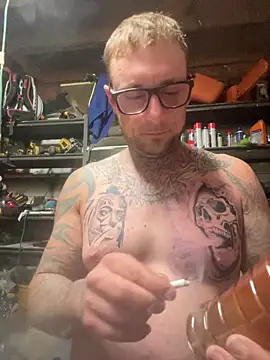 WIDBIGWHITECOCK