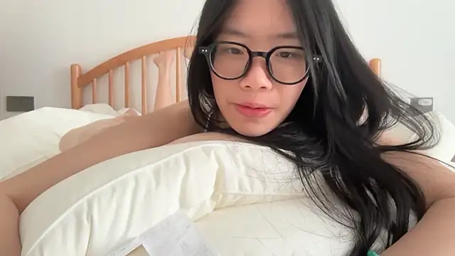 nooneknowspoppy webcam