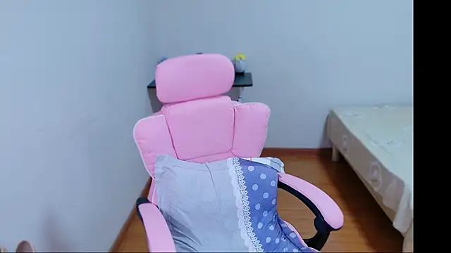 u8u8u webcam