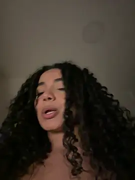 Curlyierr webcam