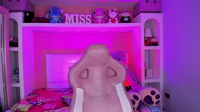 miss___megan live cam on StripChat