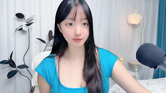 Winnie666999 live cam on StripChat