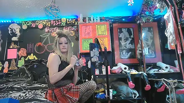 daddyandsplashqueen (Ask my age) - Flash titties