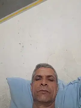BrenoAvelar live cam on StripChat