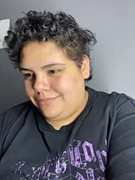 Hailey_Curvy