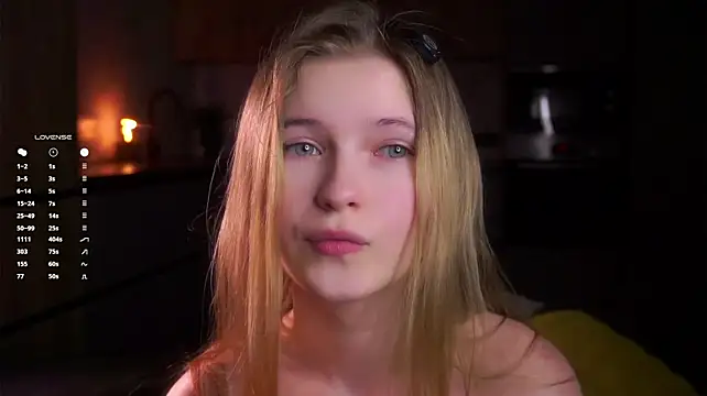 LynHillaire webcam
