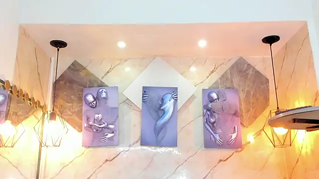 GirlsRoyalsTwink