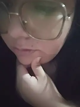UnadelMonton live cam on StripChat