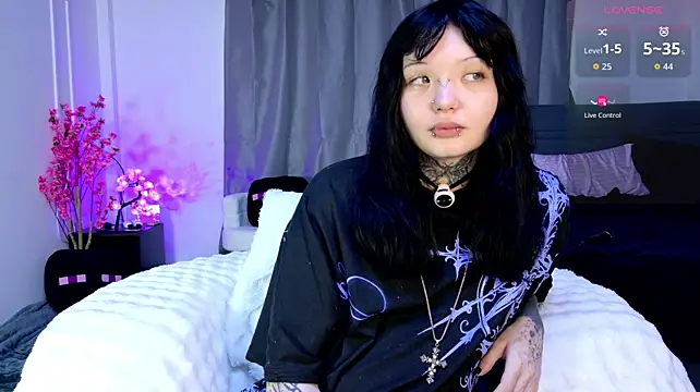 Lein_Bone live cam on StripChat