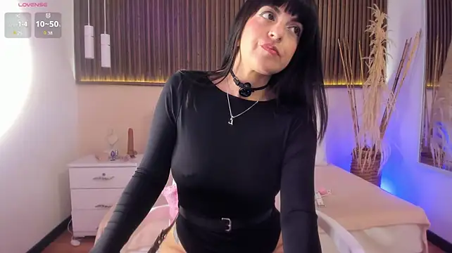 Liz_grey_