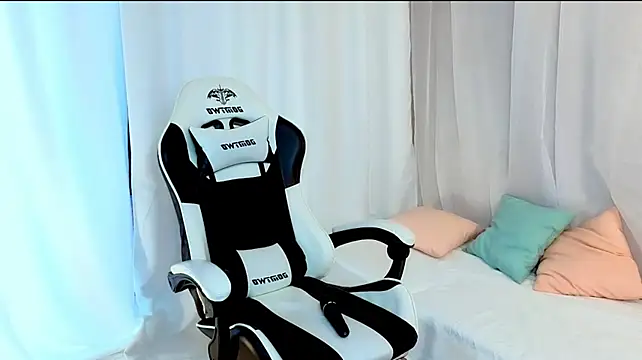 Lily_Daviss