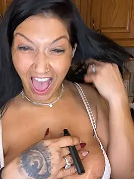 LittleMissEeve live cam