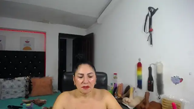 mature_bigboobs10 (F mature) - see now my sexy body full naked x2 minut