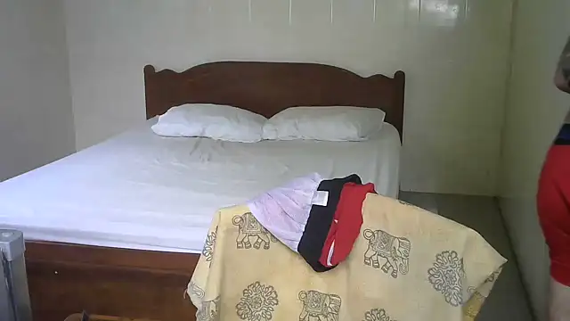 HotHunkHarry live cam on StripChat