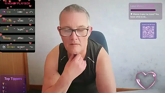daddy_man live cam on StripChat