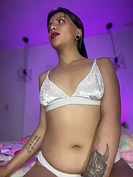 Alixx_11 live cam on StripChat