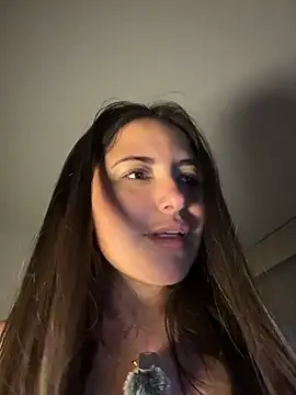 sukhakunis1 live sex cam