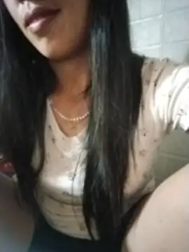 Helen-nn live cam on StripChat