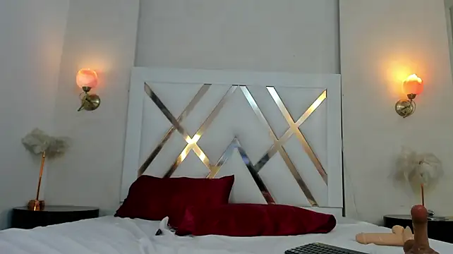 Sky_Collins_ live cam preview