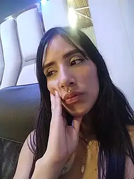Avi_Thomsonn 🏜 live nude cam