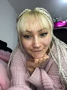 Adrii_White webcam