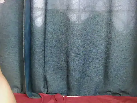 Zari_wet webcam