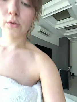 Sarahhh_xxx webcam