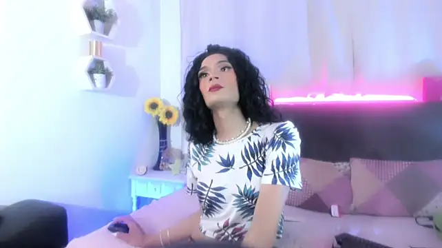 Modèle: AteneaTaylorQueen