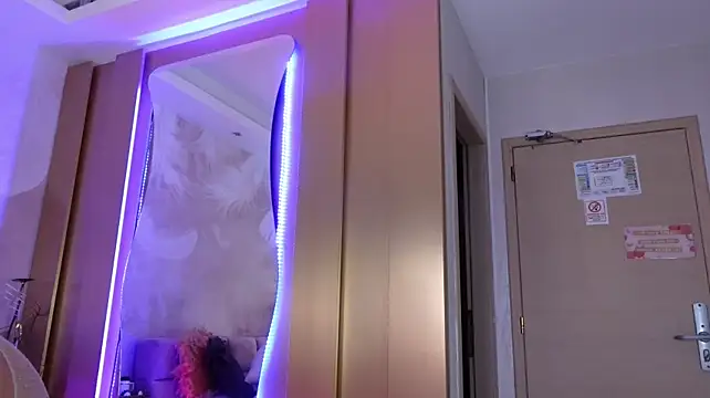 JullyBlair webcam