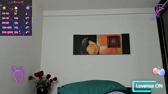 GoldenLunaa webcam