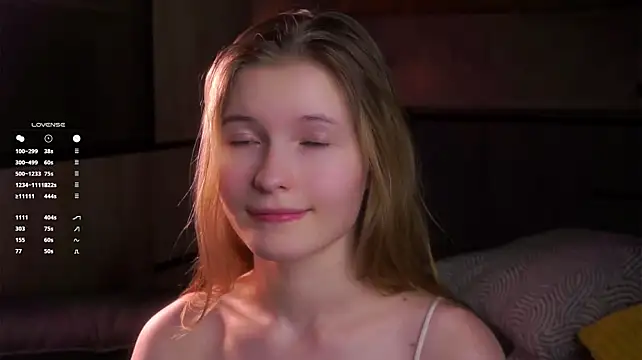 LynHillaire webcam