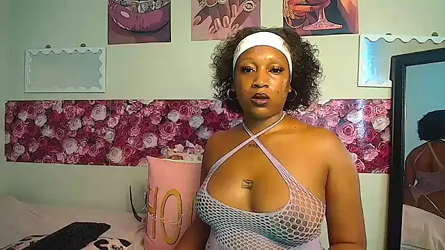 EnchantingLisa webcam