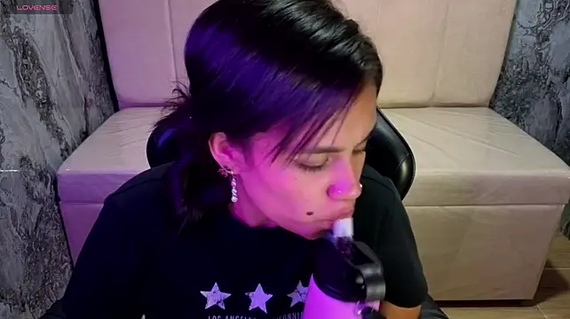 nova_pink_r webcam