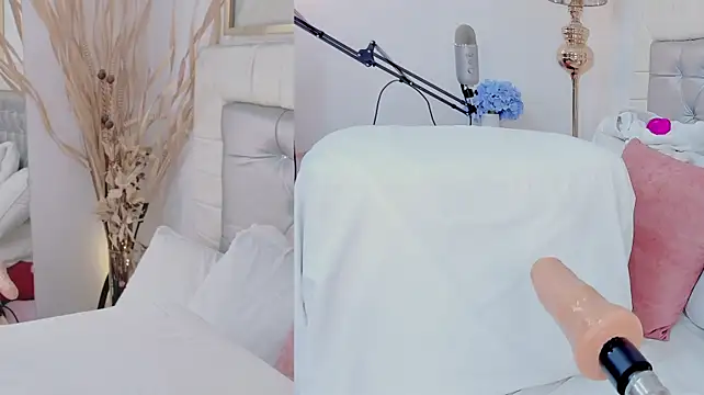 AuraVelvet_ webcam