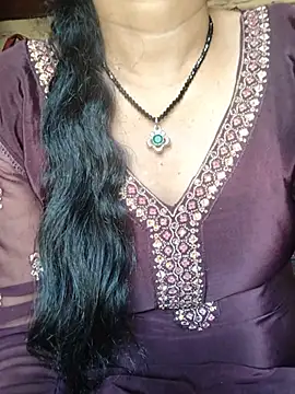 sexyriya2365 webcam