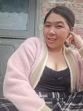 quynhkoolbae webcam