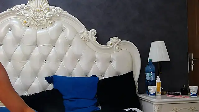 MeghanLoft live cam on StripChat