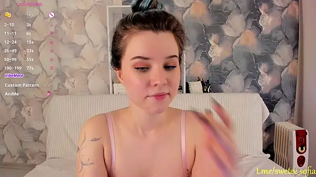 elly_pops webcam
