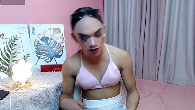 VivienneLuxe live cam on StripChat