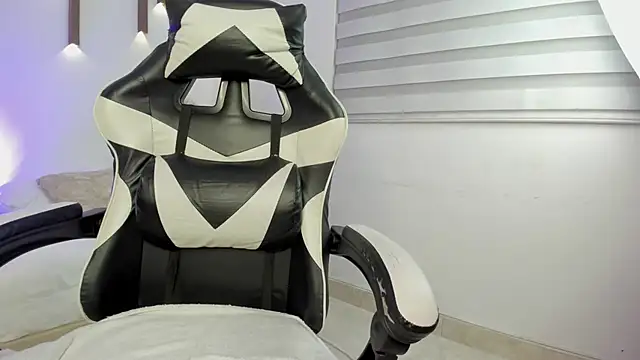 selene_blackwood webcam