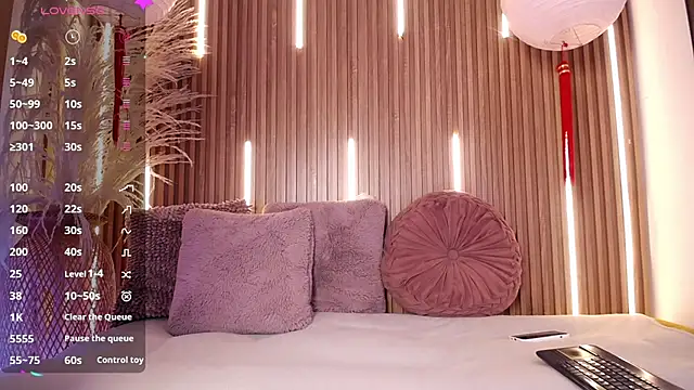 Chloe_Lombardi webcam