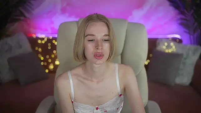 CrystalMaryy live cam on StripChat
