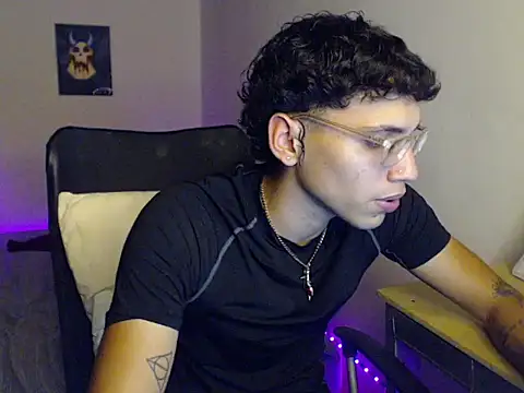 austinsantana live cam on StripChat