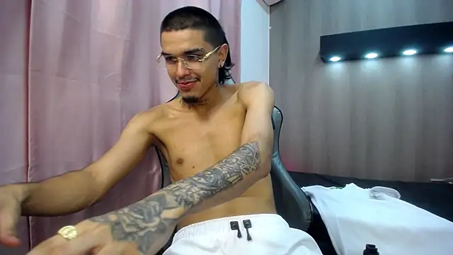 Tayson_Hot