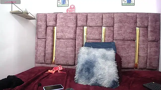 FRANCHESCA_LOVE_ live cam on StripChat
