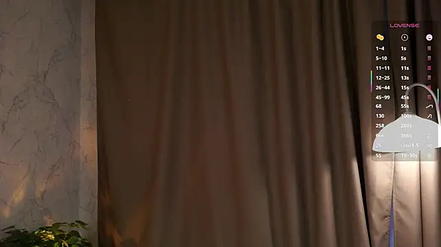 JaclynAronow webcam