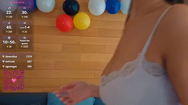 antonelaameli (F teen) - sexy doggy pose+butt close to cam